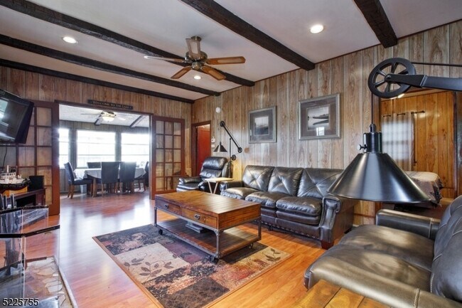 Photo - 137 Lakeview Ave