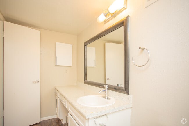 1BR, 1BA - 741SF - A1