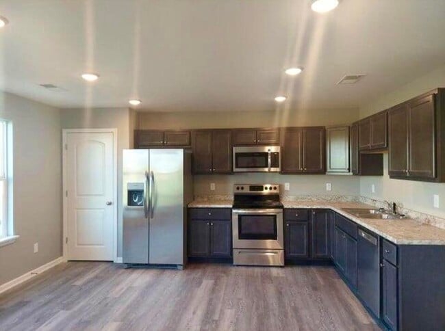 Photo - 2500 Feathersound Wy