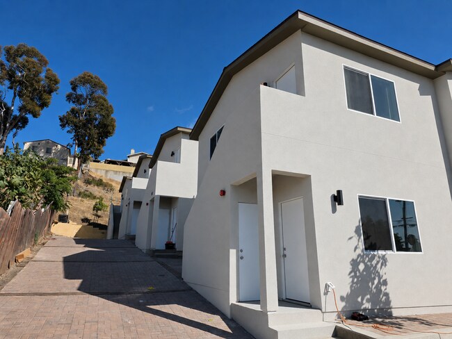 Building Photo - Brand-New 2 Bed Homes | Modern Finishes | $99 Move-In Deposit - 2 Car Parking Unit 847-7