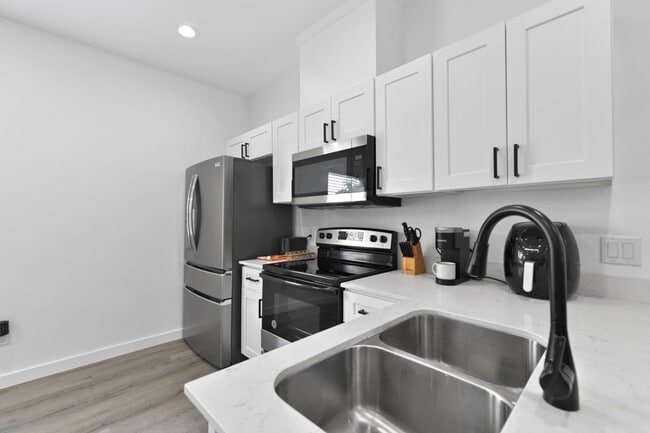 Photo - 5208 Laura Koppe Rd