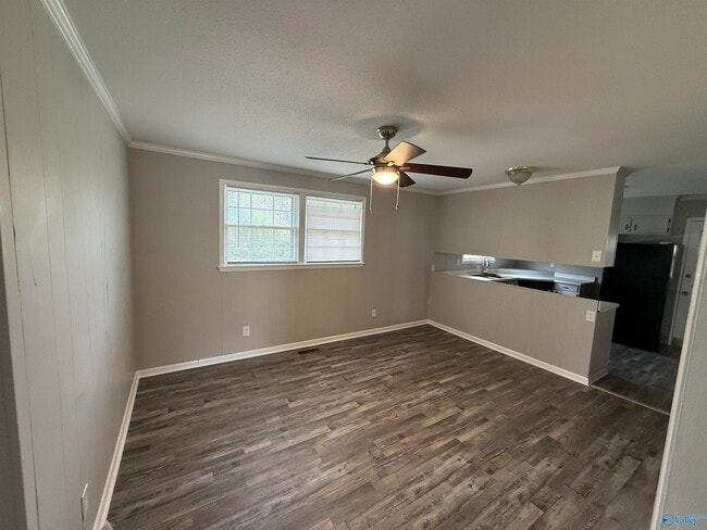 Photo - 3205 Lewisburg Dr NW