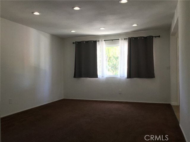 Photo - 128 W 9th St Unit 3