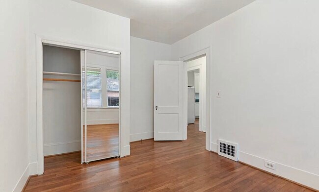 Bedroom - 466 Burlington Rd NE Unit A