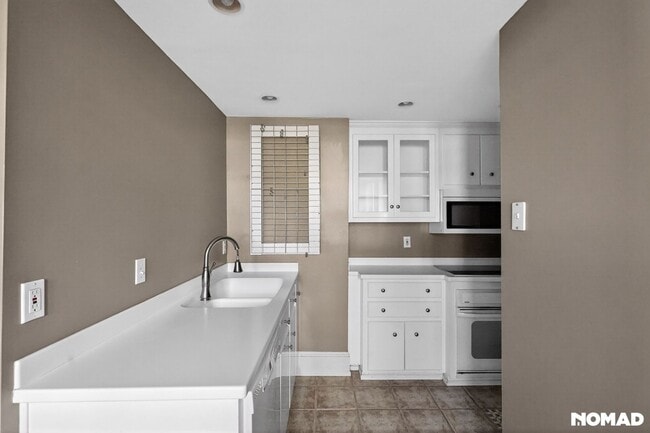 Photo - 2068 Walton Wy