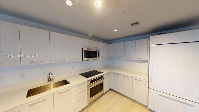 Photo - 55 SW 9th St Unidad 2010