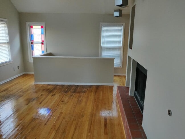 living room - 3158 Oak St Unit 3158