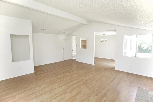 Photo - 2206 Spring Breeze Dr