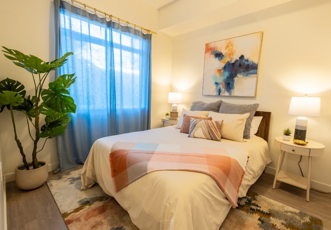 Photo - Crossing at 9th