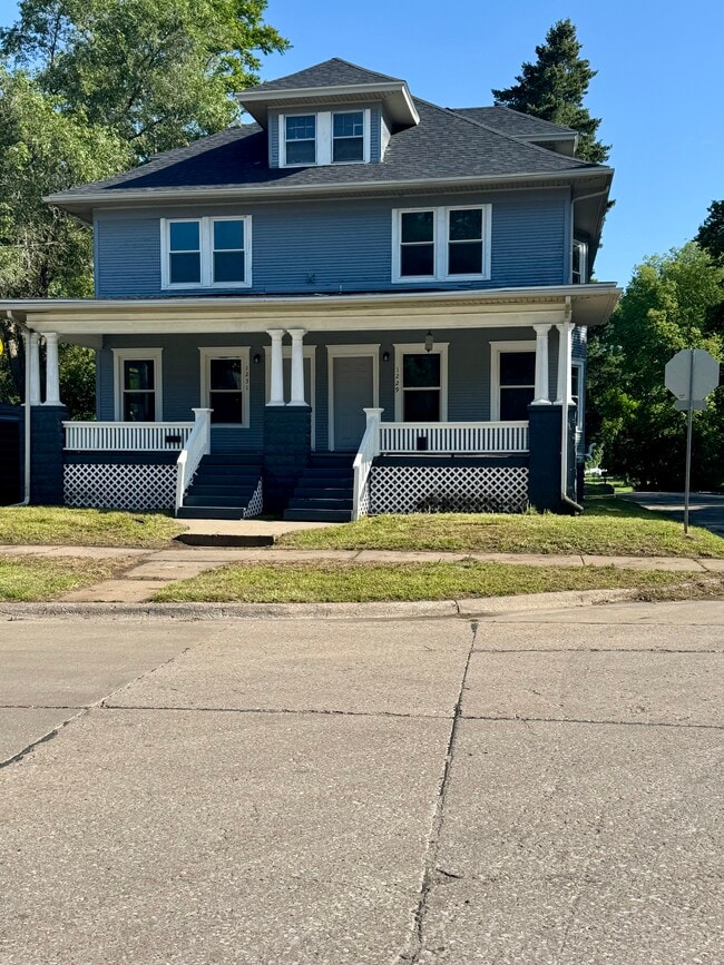 Photo - 1229 9th Ave Apartments
