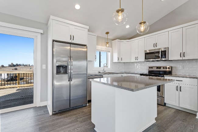 Photo - 168 Stonelake Dr SE