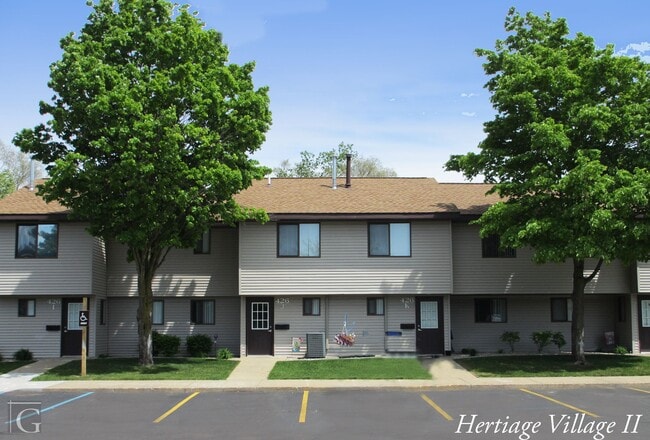 Building Photo - 424 East Elm-#424 Unit #424