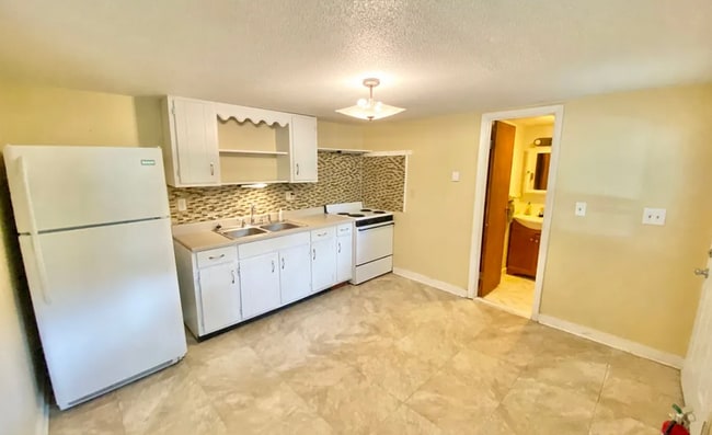 Building Photo - 38 Sherman St Unit 3