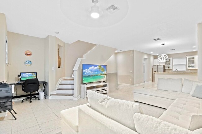 Building Photo - 1033 NE 17th Way Unit 2003