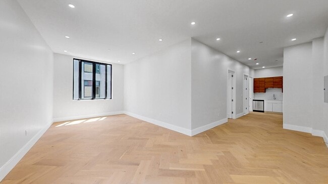 Building Photo - 1 Jackson St Unit 201