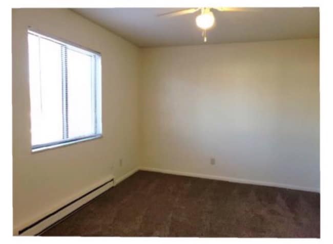 Photo - 2424-2428 TREMAINSVILLE Rd