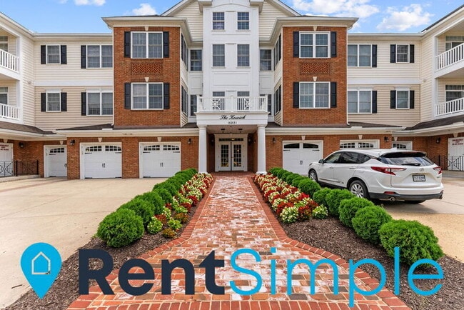 Building Photo - 15221 Royal Crest Dr Unit 201