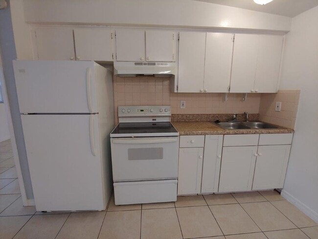 Photo - 4722-4724 Kennedy Unit 4722 Kennedy