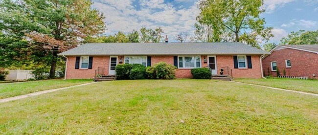 Photo - 203 Airport Rd Unidad #1