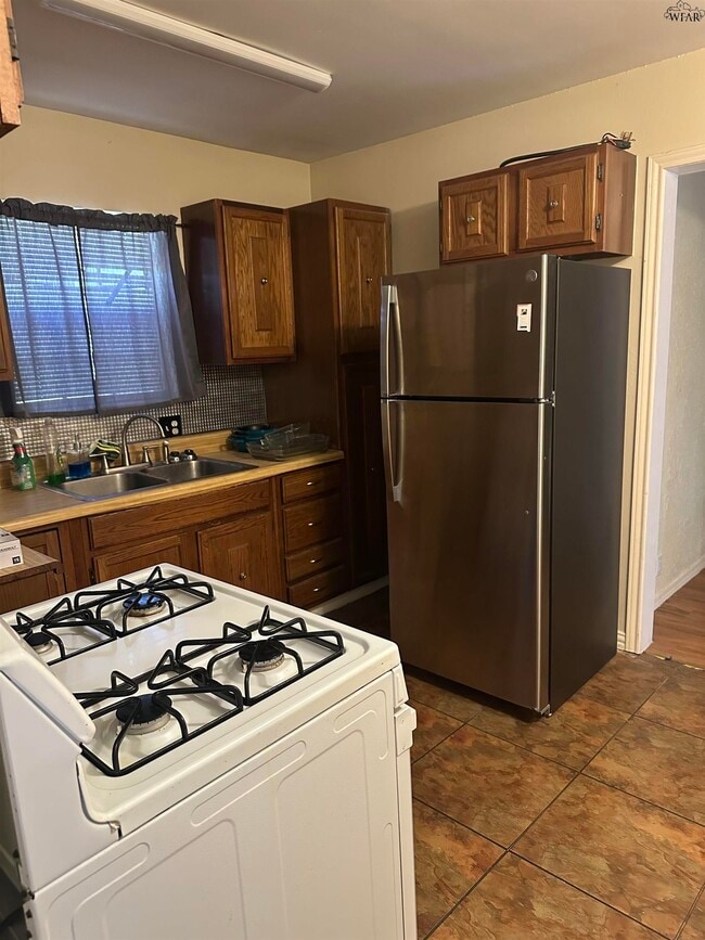 Photo - 2923 Lavell Ave