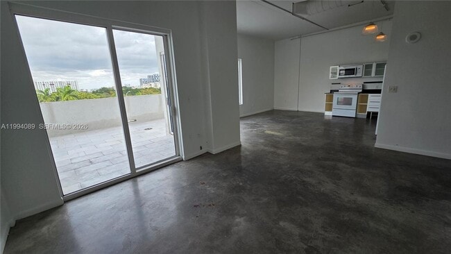 Photo - 10 SW South River Dr Unit 609