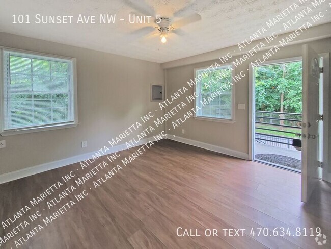 Building Photo - Beautifully updated 1 bedroom 1 bath condo... Unit 5