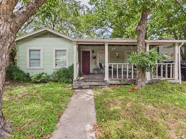 Photo - 5204 Duval St