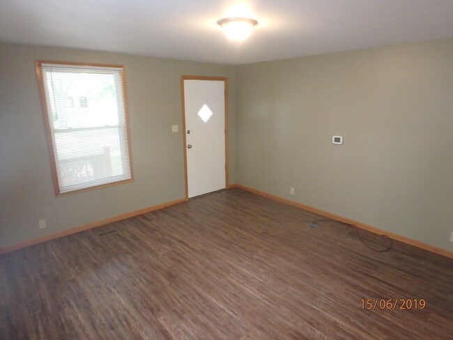 Photo - 400 SW Lindenwood Ave