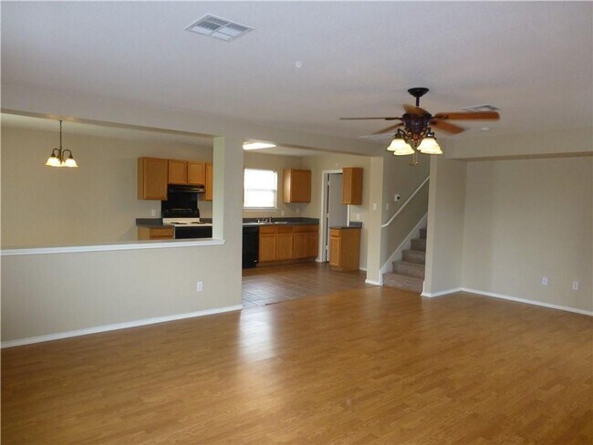 Photo - Beautiful Home on A Cul De Sac with Large Backyard