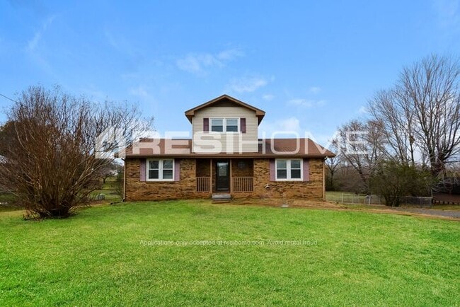 Building Photo - 2592 Fairview Blvd