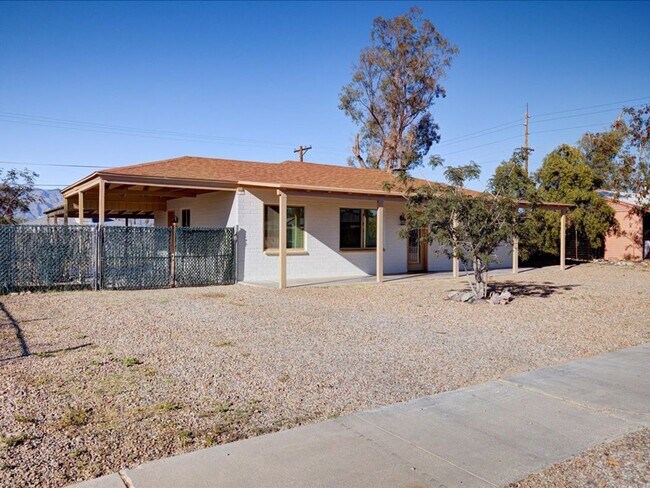 Photo - Modern Living with Private Mother-in-Law Suite!