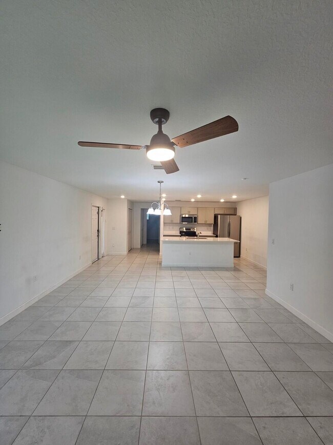 6765 Broadwater Ln