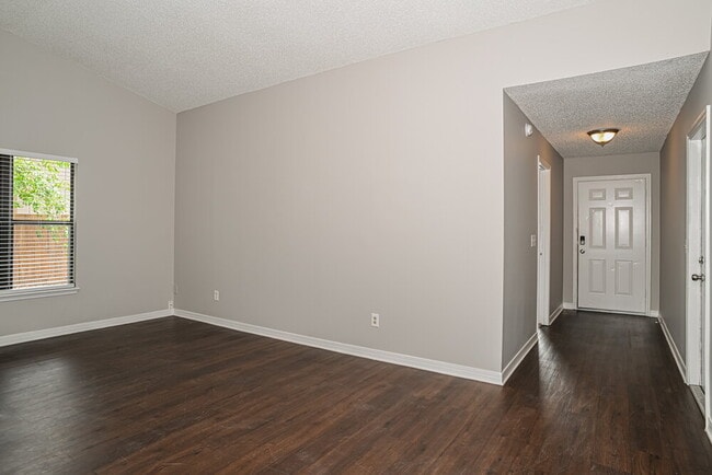 Photo - 6221 Alfredo Dr W