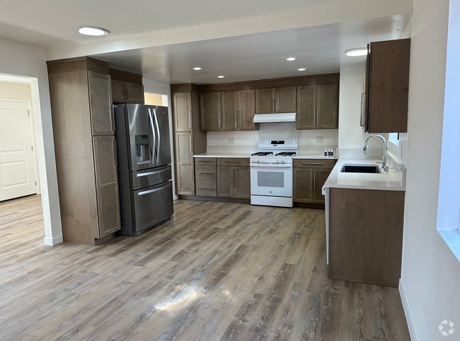 Building Photo - 1210 Palomar Ter Rental