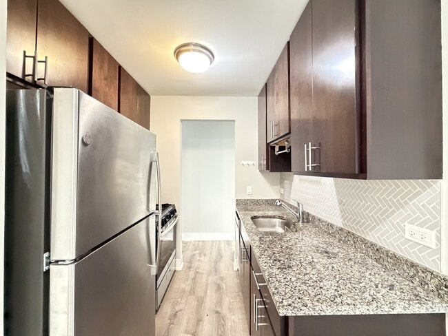 Photo - 447 W Surf St Unit 714