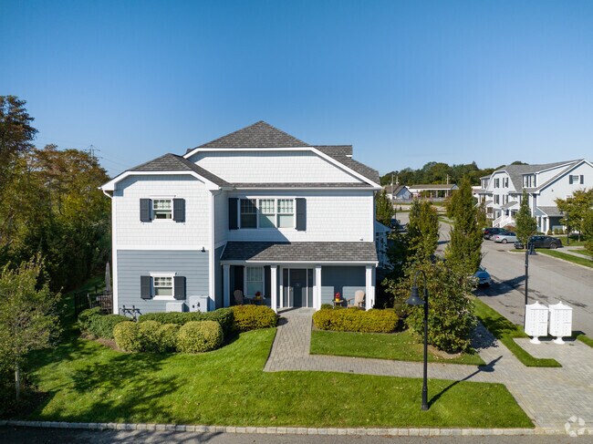 Photo - Fairfield at Southampton