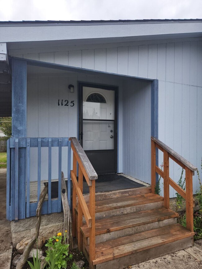 1125 2nd Ave
