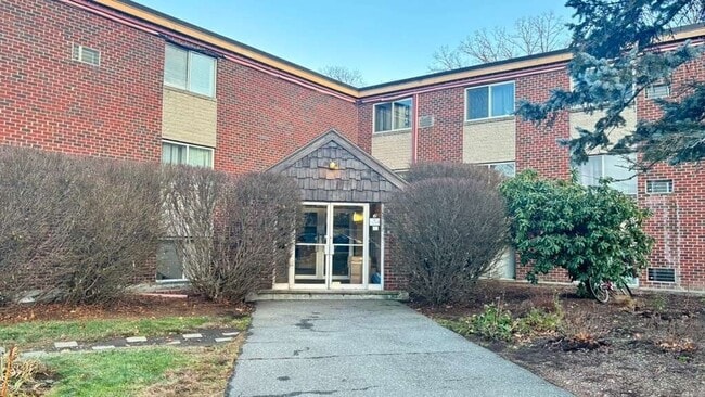 Building Photo - 17 Weld St Unit 37