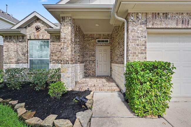 Photo - 21327 Somerset Shores Crossing