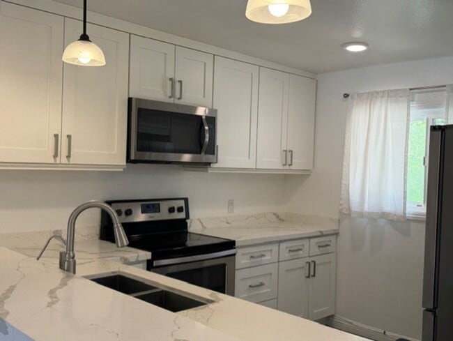 Photo - For Lease – Charming Condo in Glendale Hills Unit 323