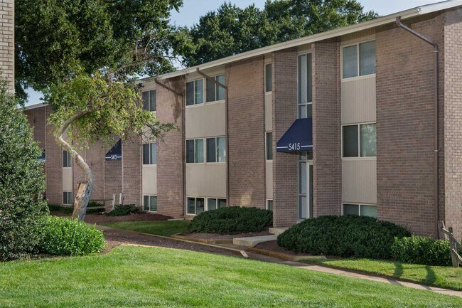 1, 2 and 3 Bedroom Apartments at Carrollon Manor Apartments in New Carrollton, MD
