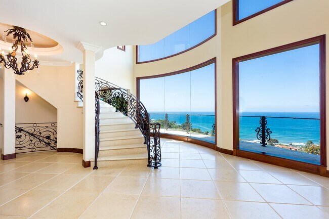 Photo - 1718 Valdes Dr