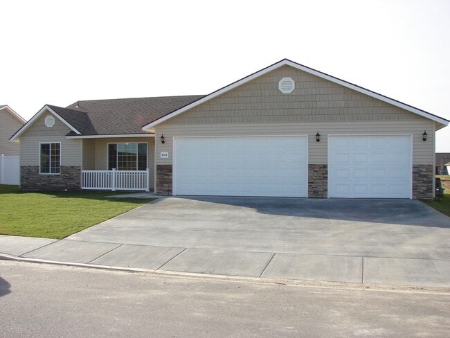 Building Photo - 8004 Chehalis Dr