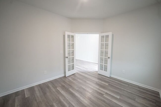 Photo - 225 Lillian St