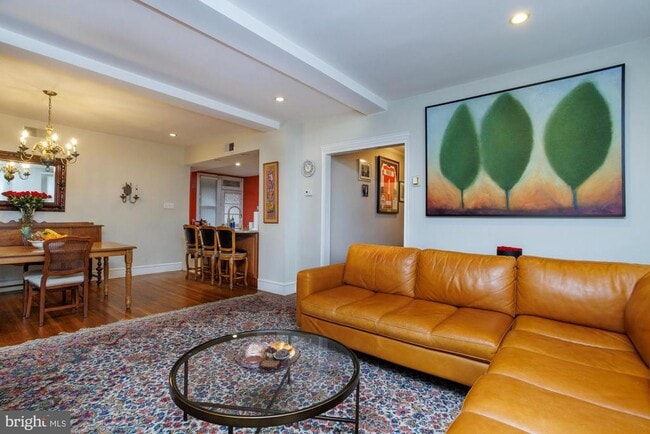 Building Photo - 1901 Walnut St Unit 2E