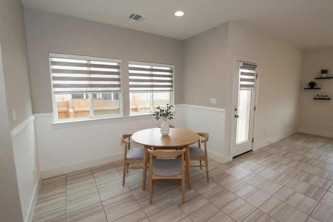 Photo - 131 Furlong Dr