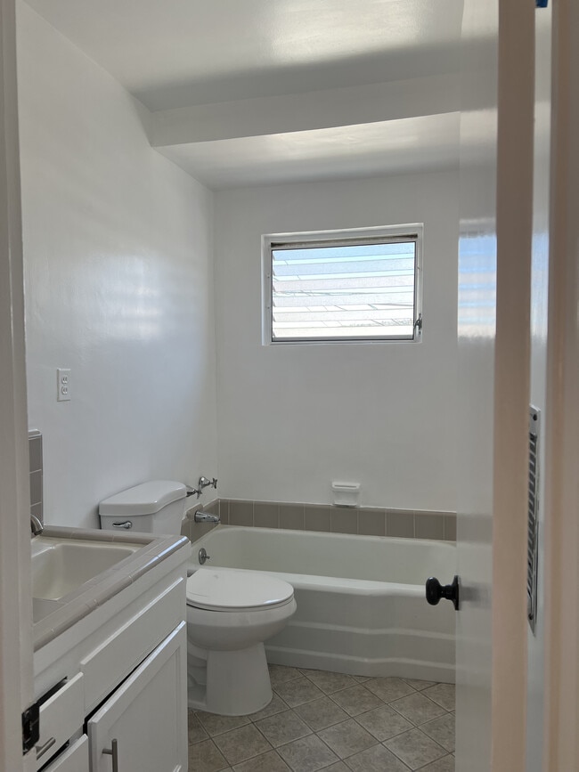 Photo - 423 S Maple Dr