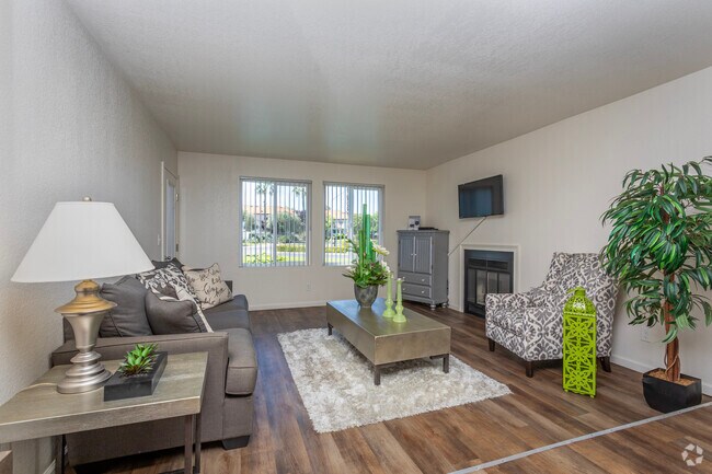 2BR, 2BA - 1,161SF - Living Room