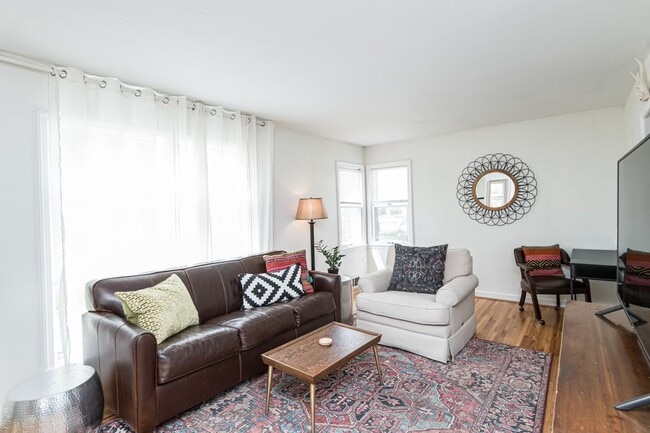 Photo - 917 3rd St NE