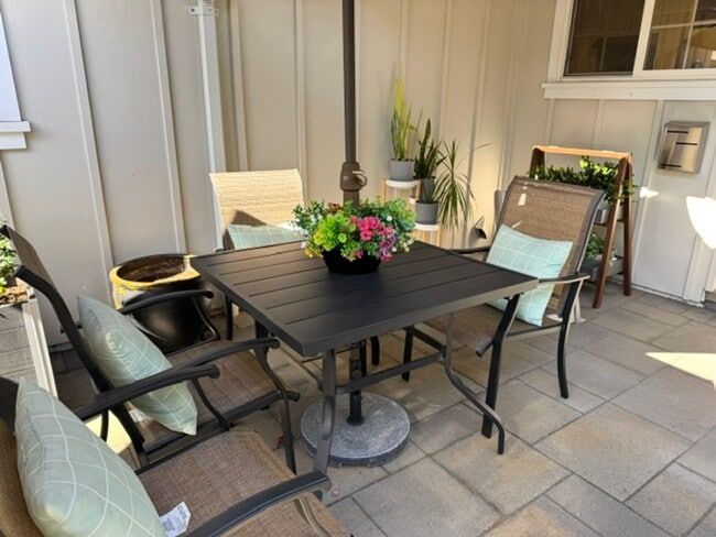 Photo - Beautiful 3 bedroom, 2 bath single level home in the Woodlands-Walnut Creek